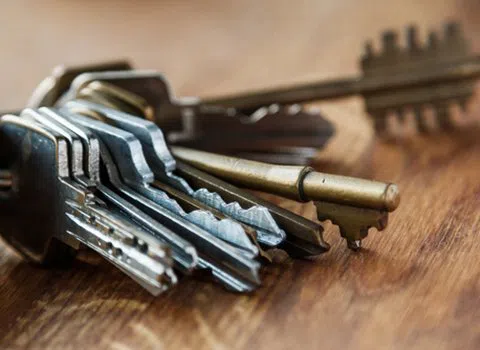 What is the best way to store bunches of keys? - How to store bunches of  keys